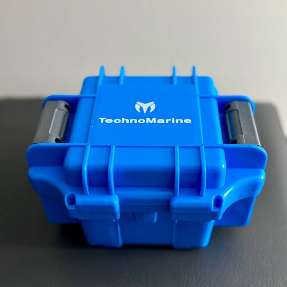 TechnoMarine Moonsun TM-117030 Gold Stainless Steel Watch 42mm NWT Box - Picture 3 of 6